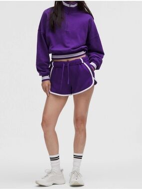 EUC Lululemon Scuba Mid-Rise Oversized Short 3" Trim - College Purple - Sz Large